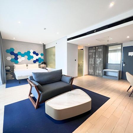 Hotel ibis Styles Batam Nagoya Exteriér fotografie